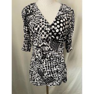 Style & Co Black / White Abstract Print Short Sleeve V-Neck Shirt